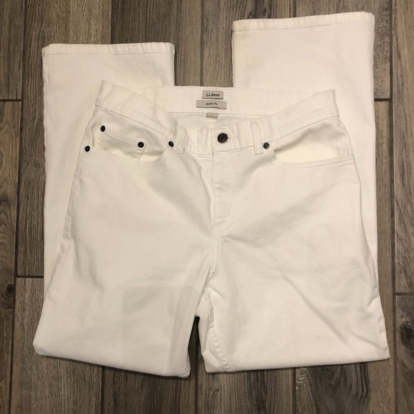 LL BEAN WOMENS WHITE CLASSIC FIT STRAIGHT LEG JEANS SIZE 12P - Picture 1 of 4